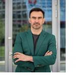Ing. Dalibor Sl�vik: Pr�cu h�adaj� mesiace, z�falos� a frustr�cia rastie. Pre�o vznik� arm�da nevidite�n�ch?  